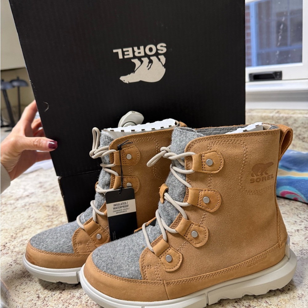 Sorel Explorer II Joan Felt Boots | Women’s 6.5 | NWT 
In box